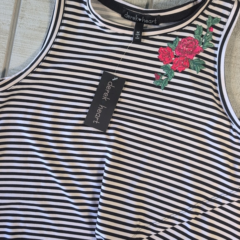 New Derek Heart Tang Top Women's Size M Medium Black & White Floral Sleeveless